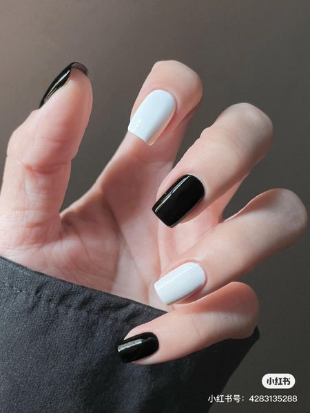 99+ Mẫu Nail Đen Trắng Cực Sáng Tạo Cho Nàng Khỏi Sợ Đụng Hàng – Cardina