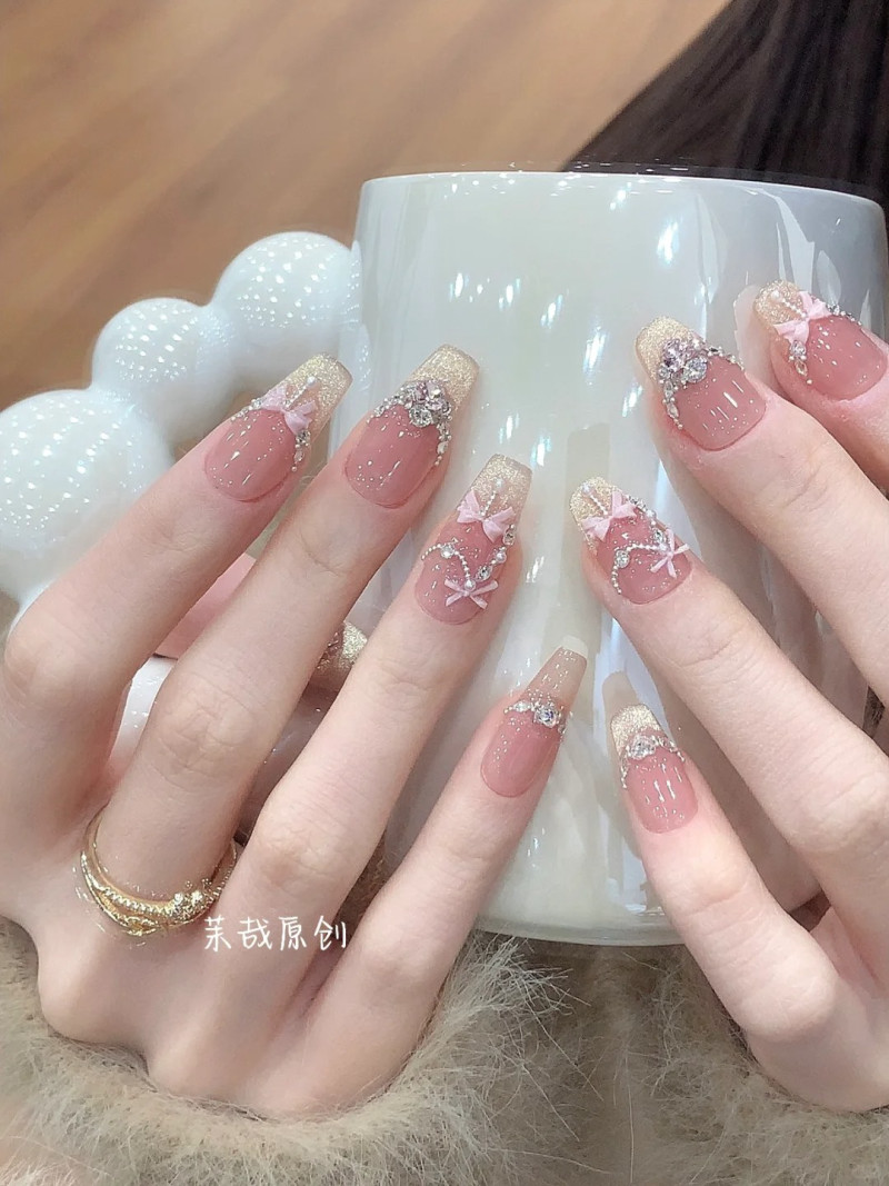 nail đính nơ