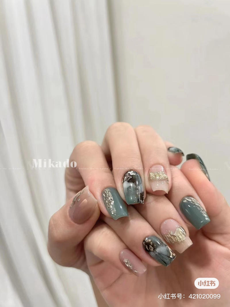 13 mẫu nail đẹp long lanh của sao Hàn