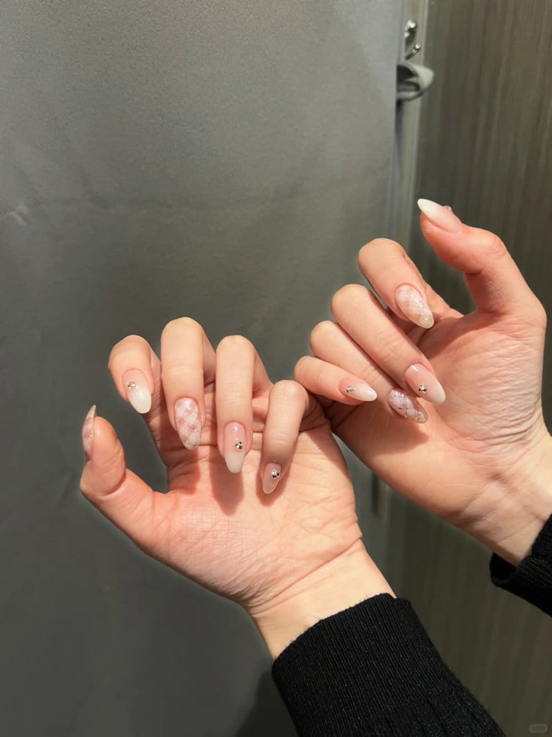 nail màu hồng thạch