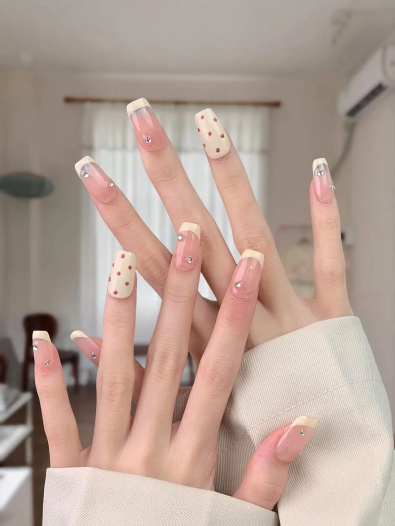 nail màu hồng thạch