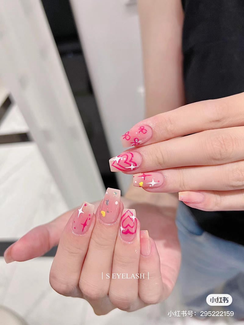 10+ mẫu nail sơn móng tay màu hồng bóng nước tôn da