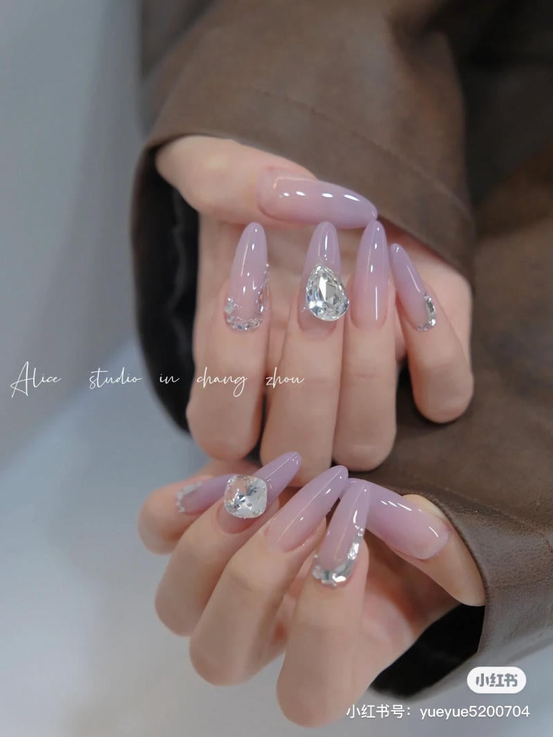 nail màu tím