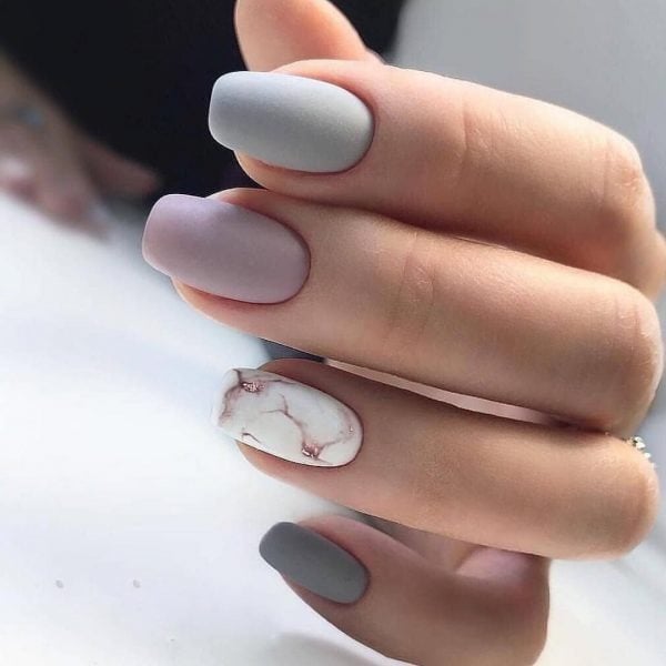 nail nhám trung niên