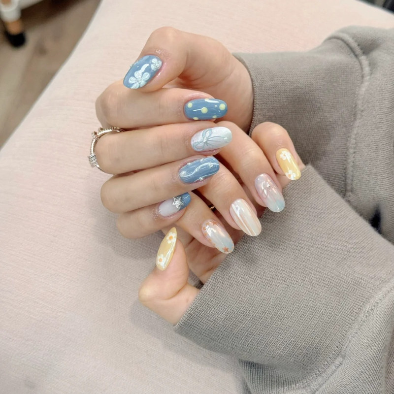 nail nhiều màu
