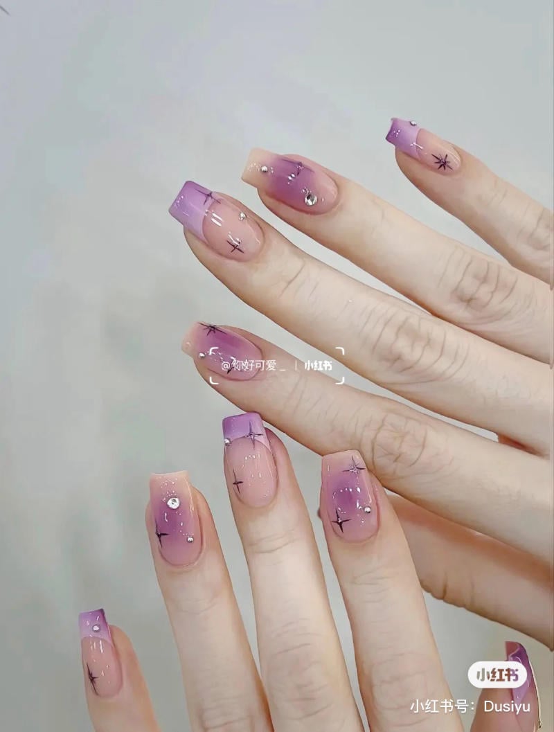 Mẫu nail sơn French đầu móng trắng