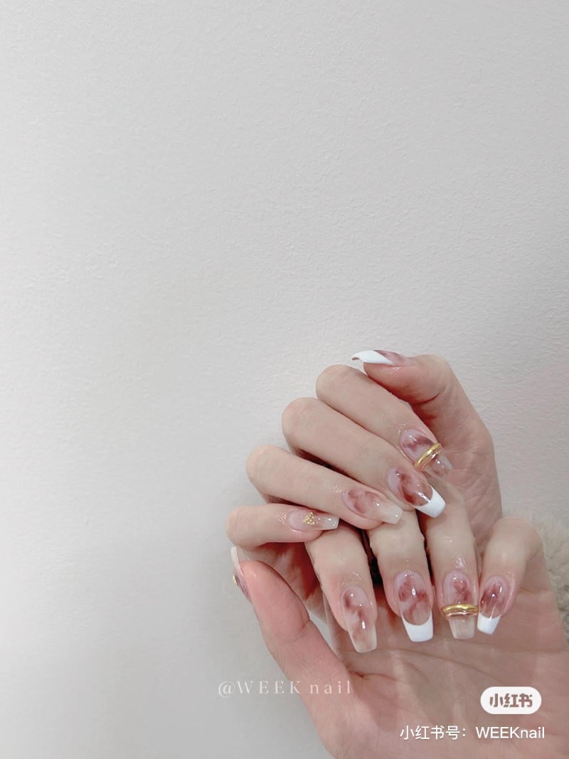 Mẫu nail sơn French đầu móng trắng