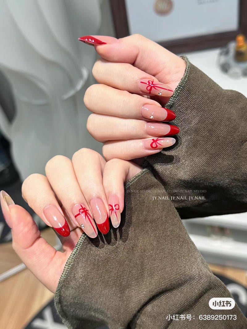 Mẫu nail sơn French đầu móng trắng