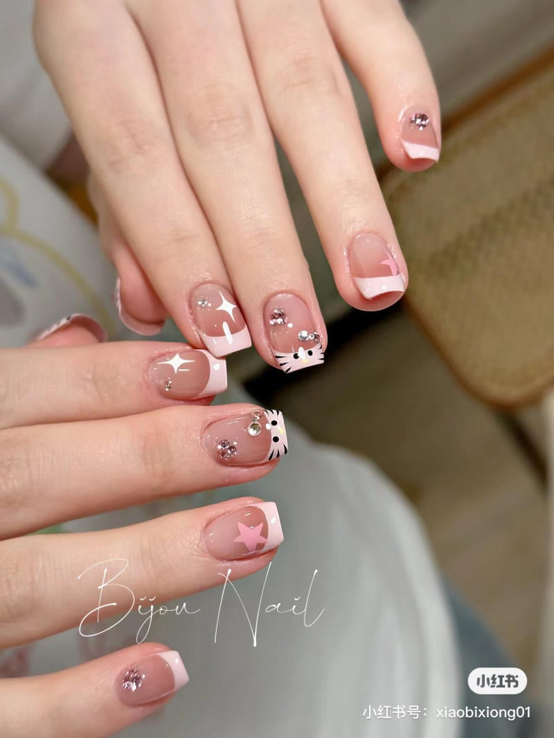 Mẫu nail sơn French đầu móng trắng