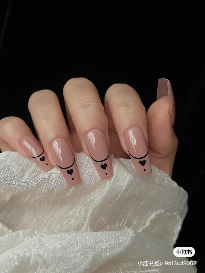 Mẫu nail sơn French đầu móng trắng