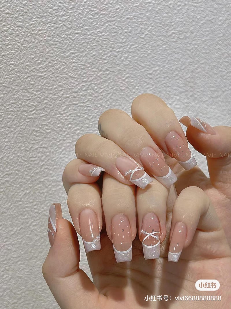 Mẫu nail sơn French đầu móng trắng