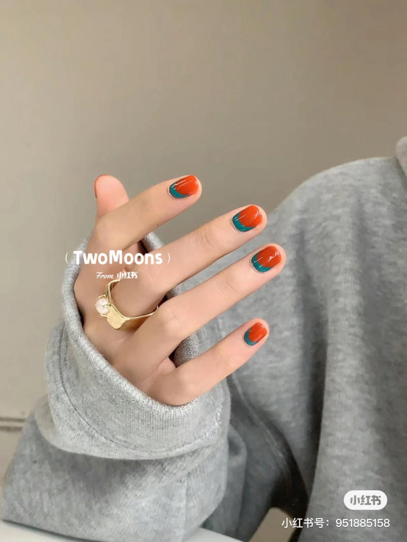 Mẫu nail sơn French đầu móng trắng