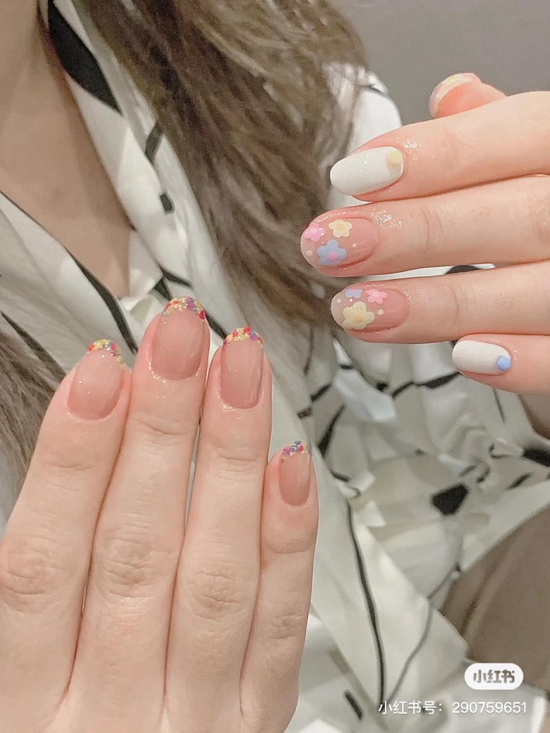 Mẫu nail sơn French đầu móng trắng