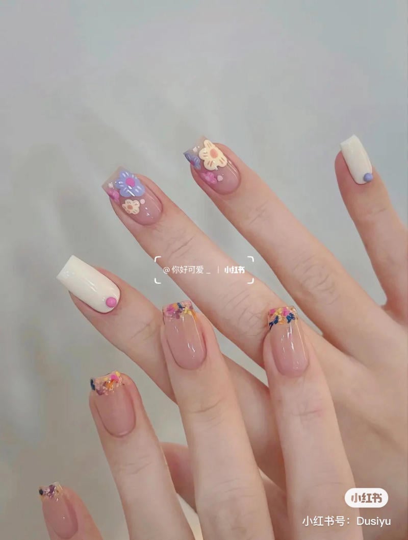Mẫu nail sơn French đầu móng trắng