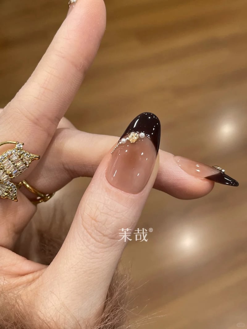nail thạch nâu