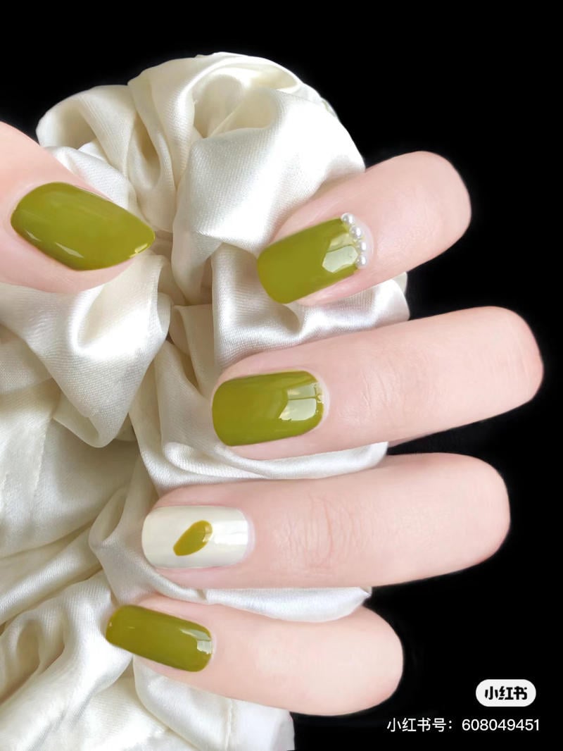 12 mẫu nail màu xanh lá cây tuyệt vời không nên bỏ qua