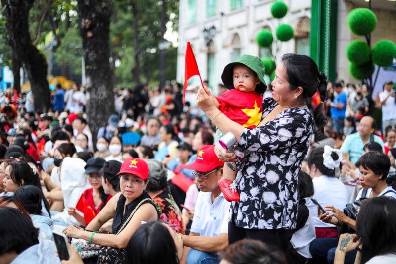 mặc gì đi concert tổ quốc trong tim