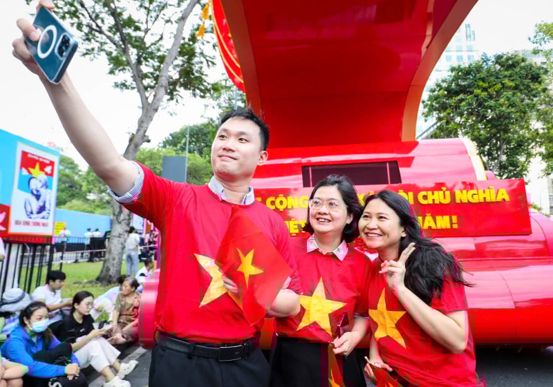 mặc gì đi concert tổ quốc trong tim