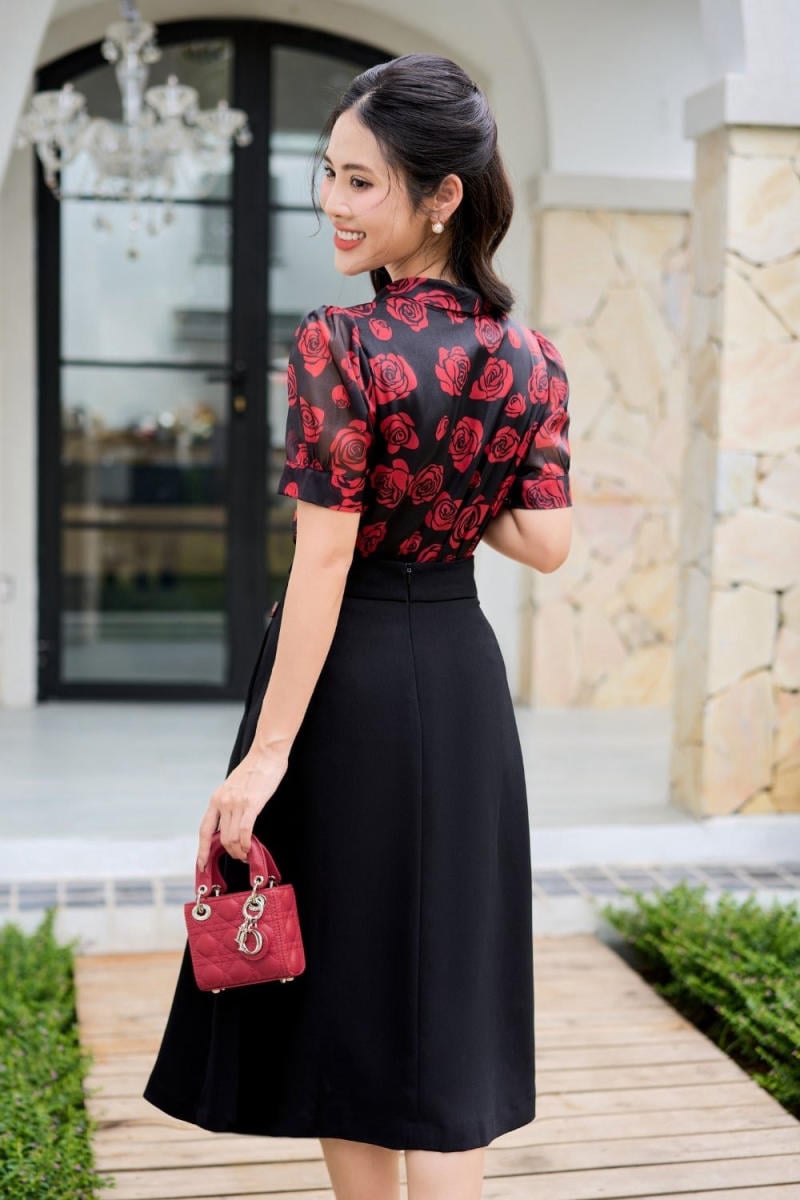 Trang Phục Màu Tối Hoặc Họa Tiết Nhỏ Toàn Thân