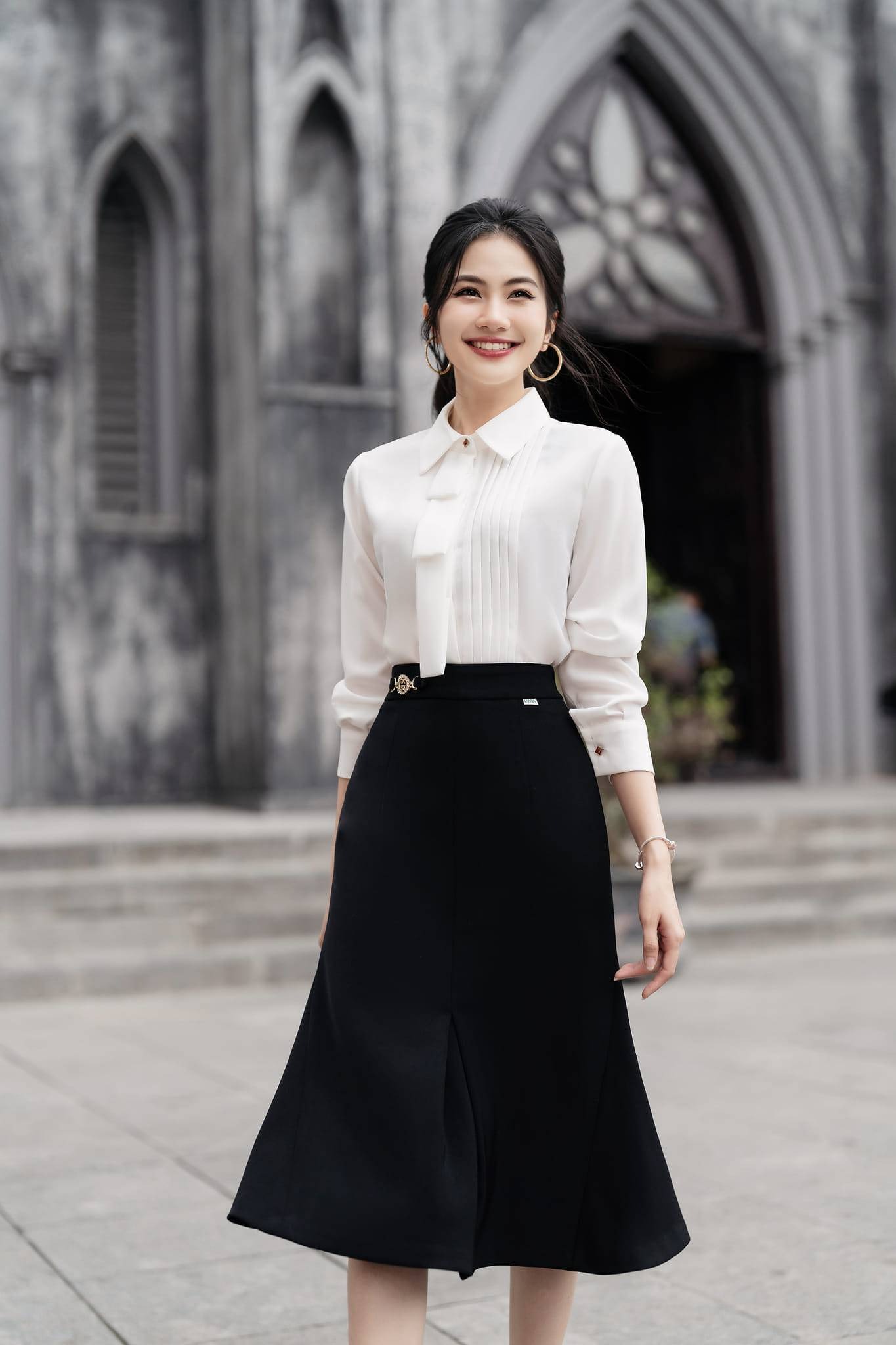 Áo sơ mi voan đính nơ