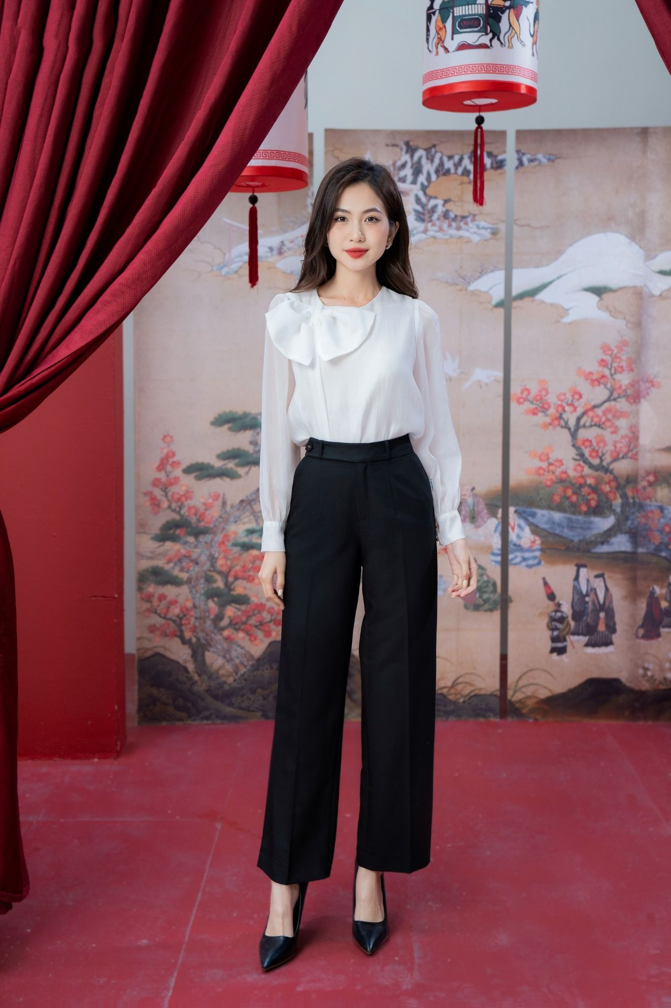 Áo sơ mi trắng đính nơ