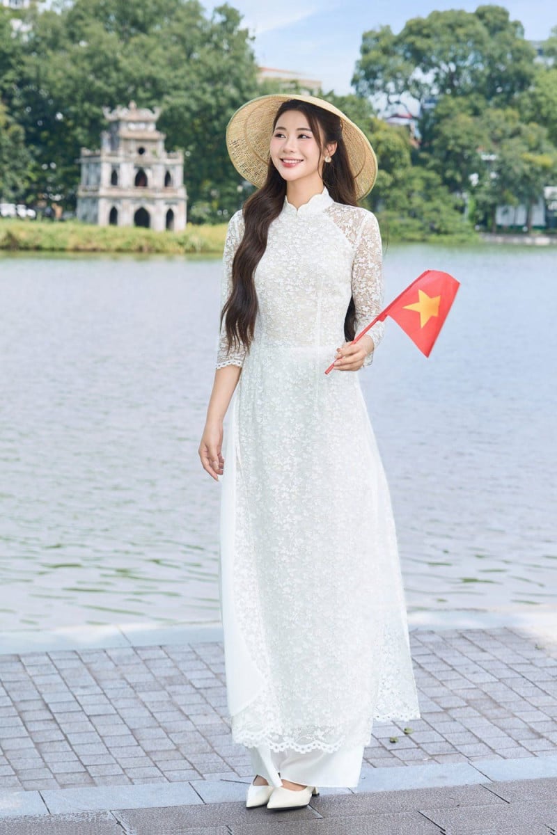 tạo dáng chụp ảnh áo dài