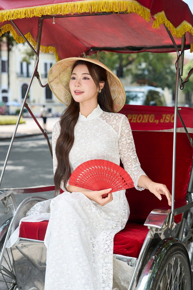 tạo dáng chụp ảnh áo dài