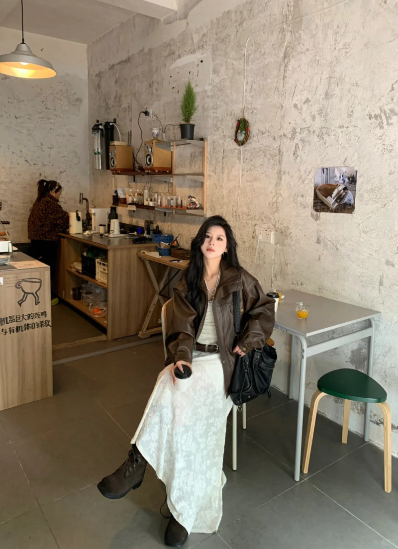 phối đồ với chân váy dài