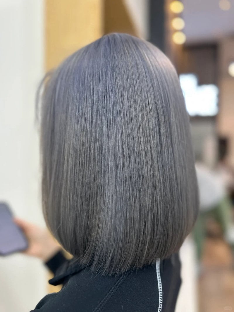kiểu tóc uốn ngang vai trẻ trung