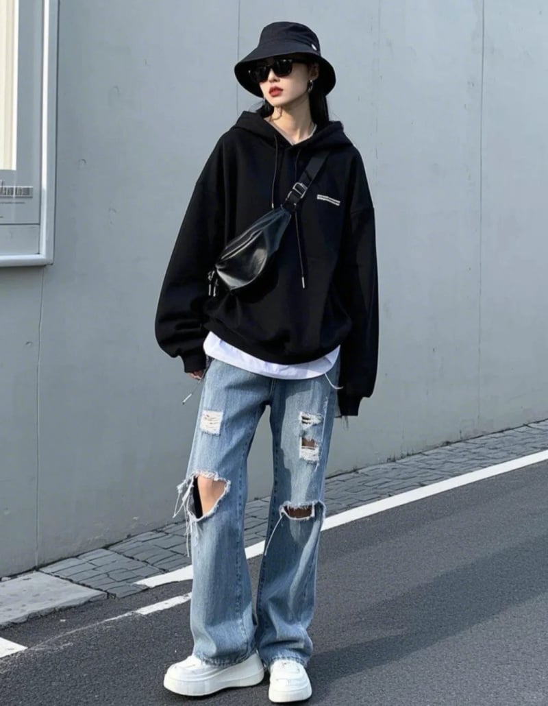 quần jean ống rộng phối với áo hoodie