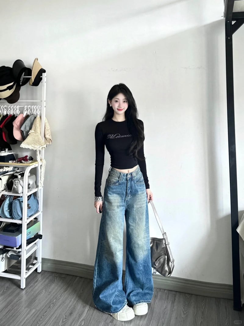 phối áo croptop với quần ống rộng