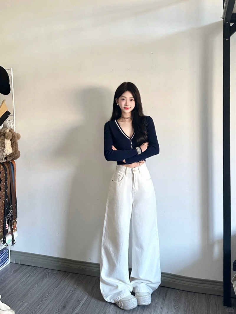 phối áo croptop với quần ống rộng