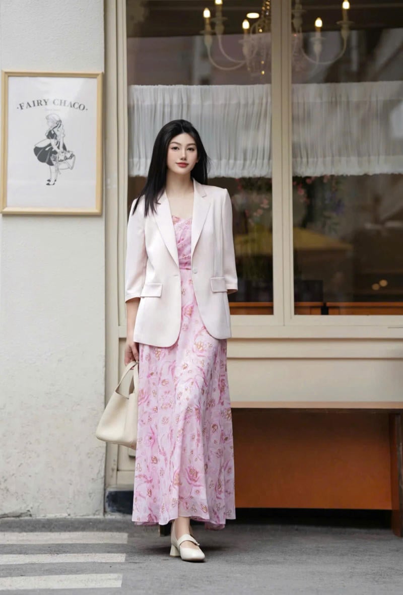 Blazer oversize + Đầm hoa nhí