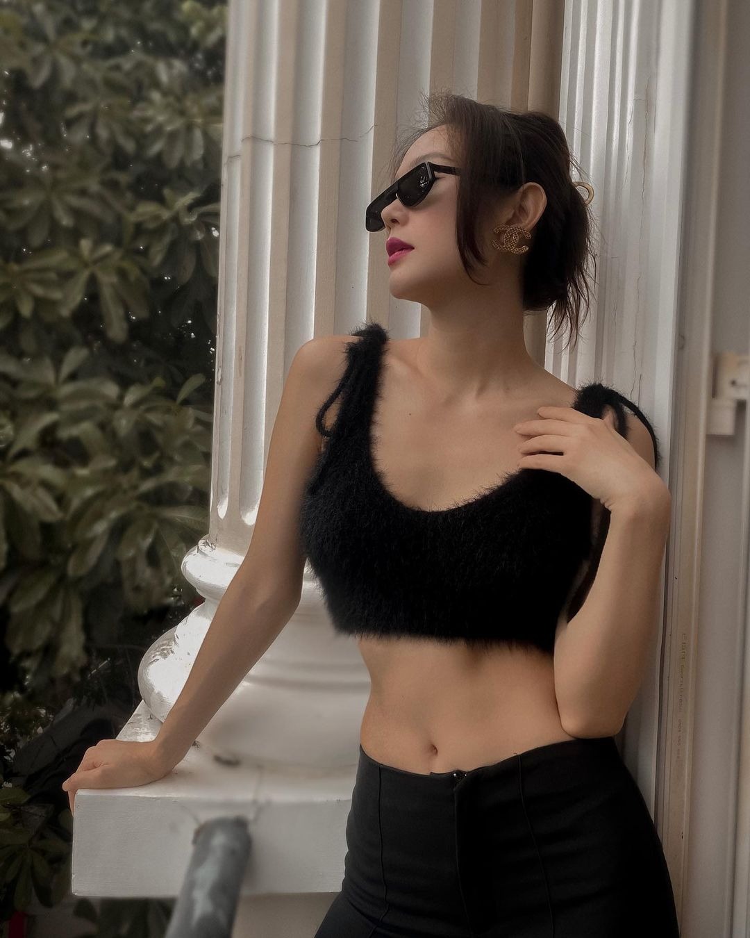 Các Kiểu Áo 2 Dây Croptop Phổ Biến Nhất Mùa Hè 2025