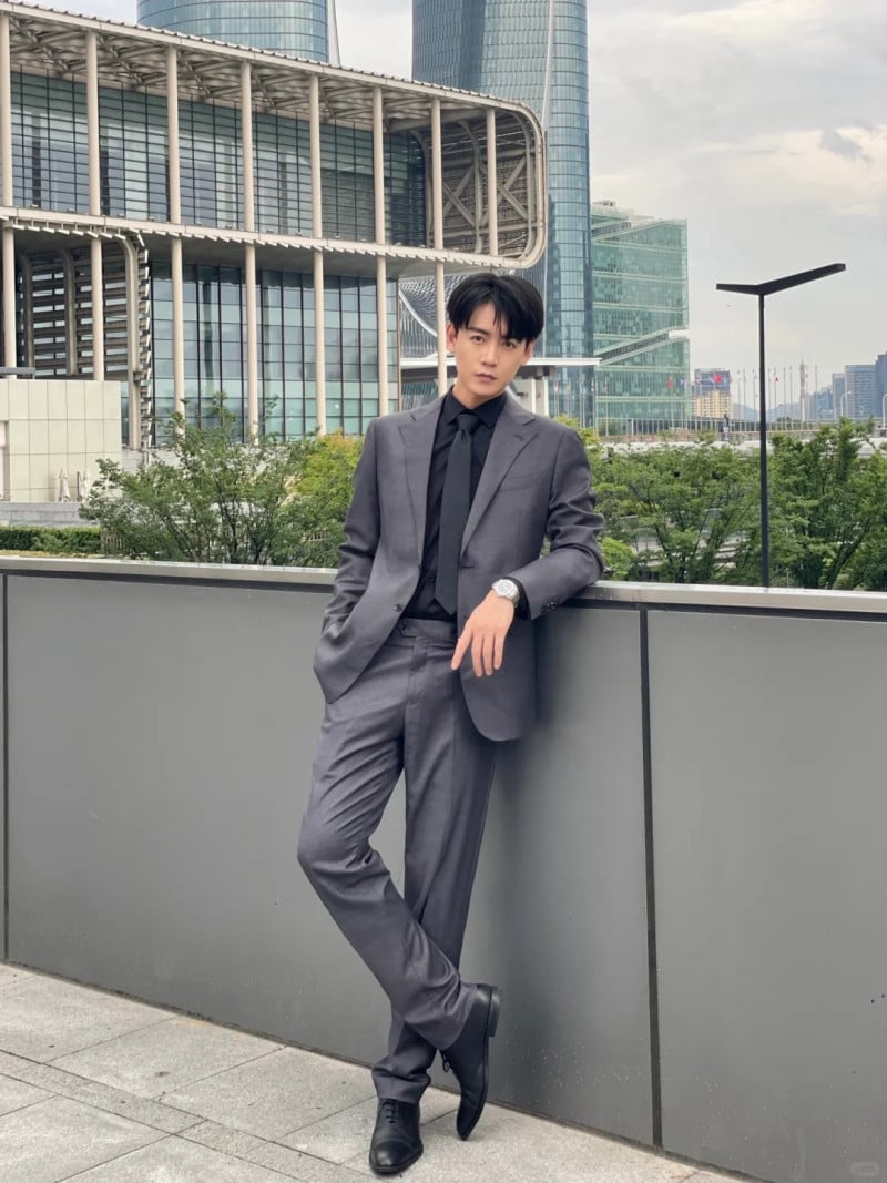 phối đồ với áo vest nam