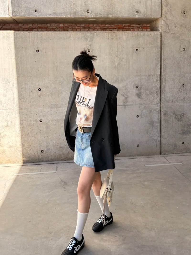 cách phối đồ với áo vest nữ