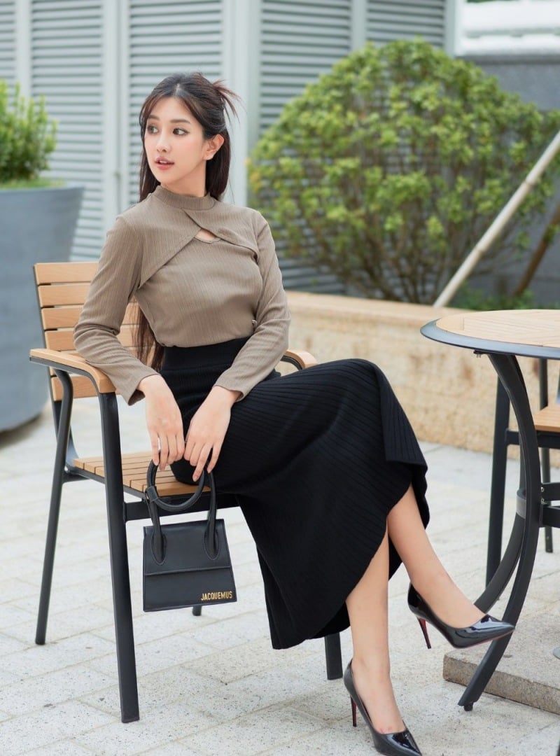 Phối đồ thanh lịch và sang trọng với chân váy xòe đen | ELLY - TOP 10  Thương Hiệu Nổi Tiếng Việt Nam