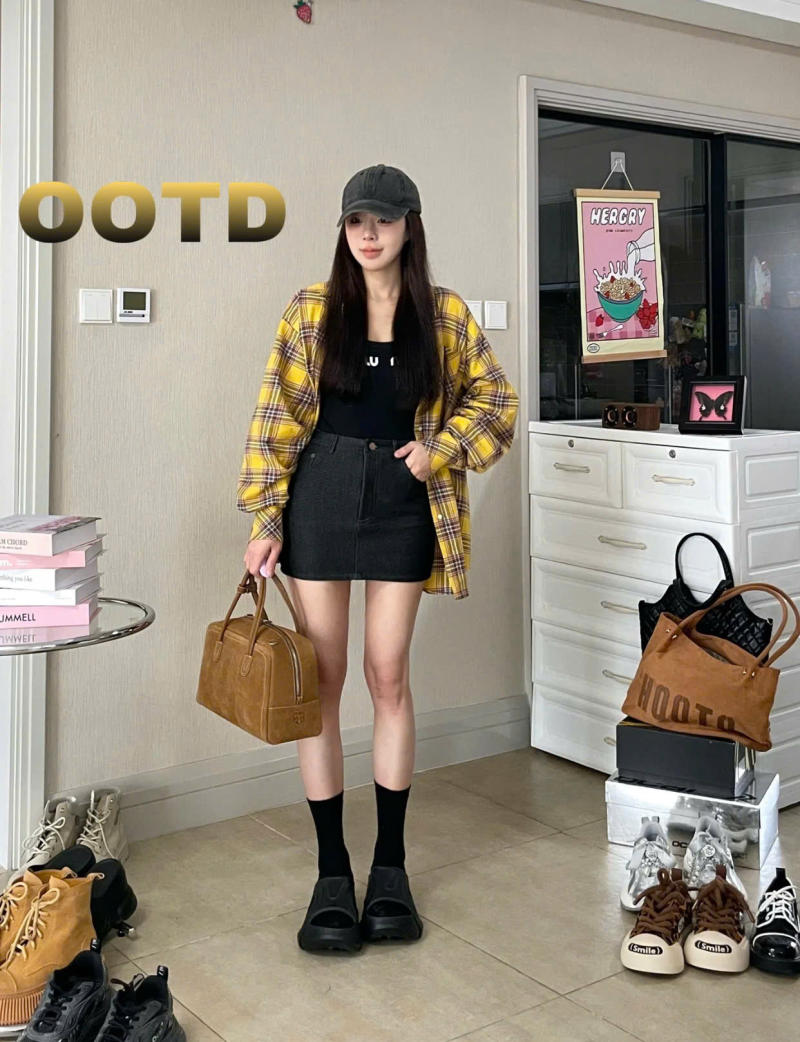 Quần Tây Ống Rộng và Áo Hai Dây Ôm