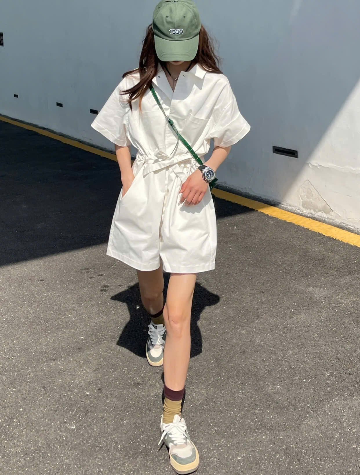 Giày Sneaker
