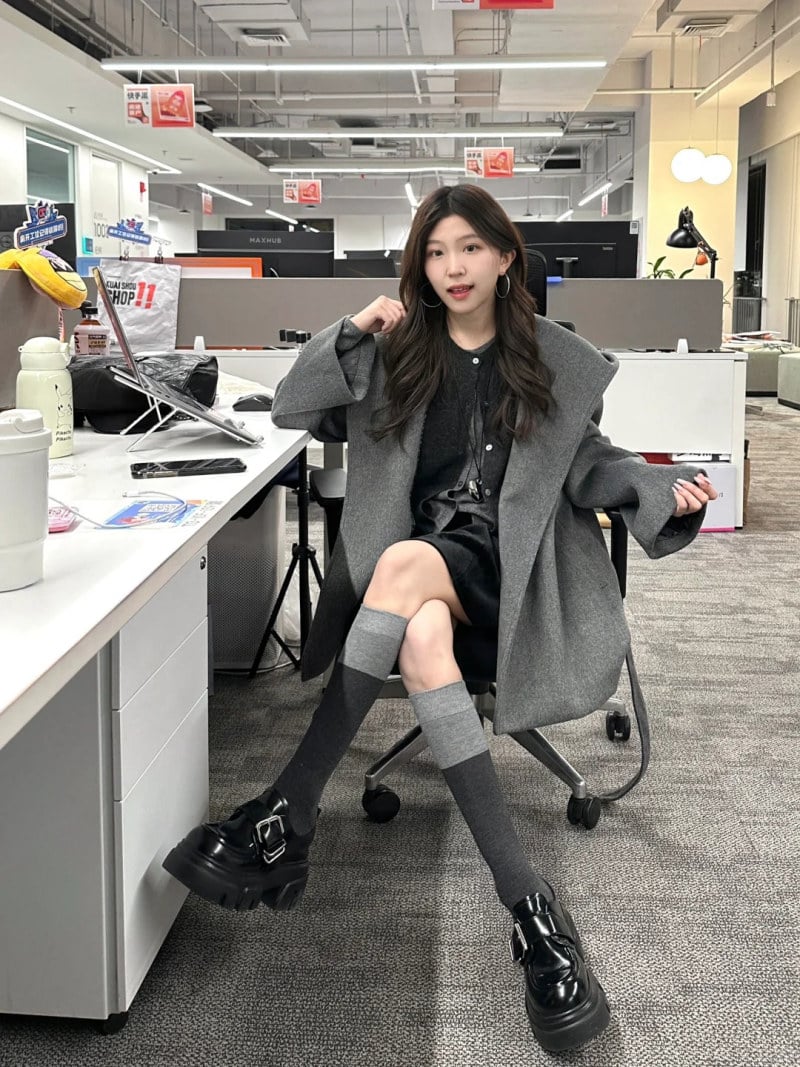 phối đồ với tất đùi