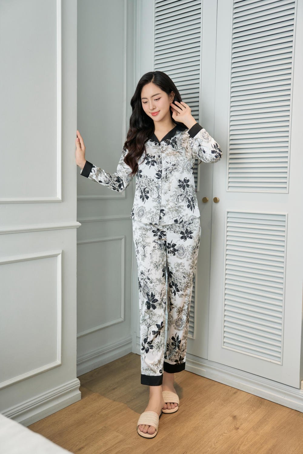 pyjama lụa dài tay phối cổ quần dài