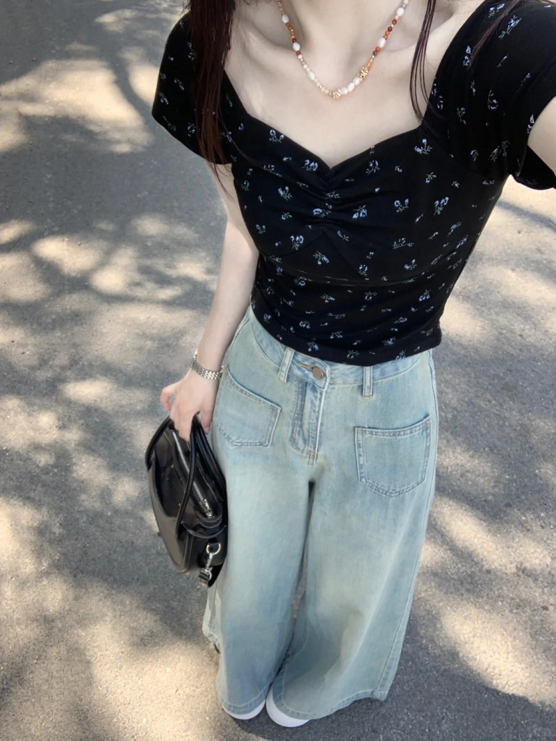 phối áo croptop với quần ống rộng