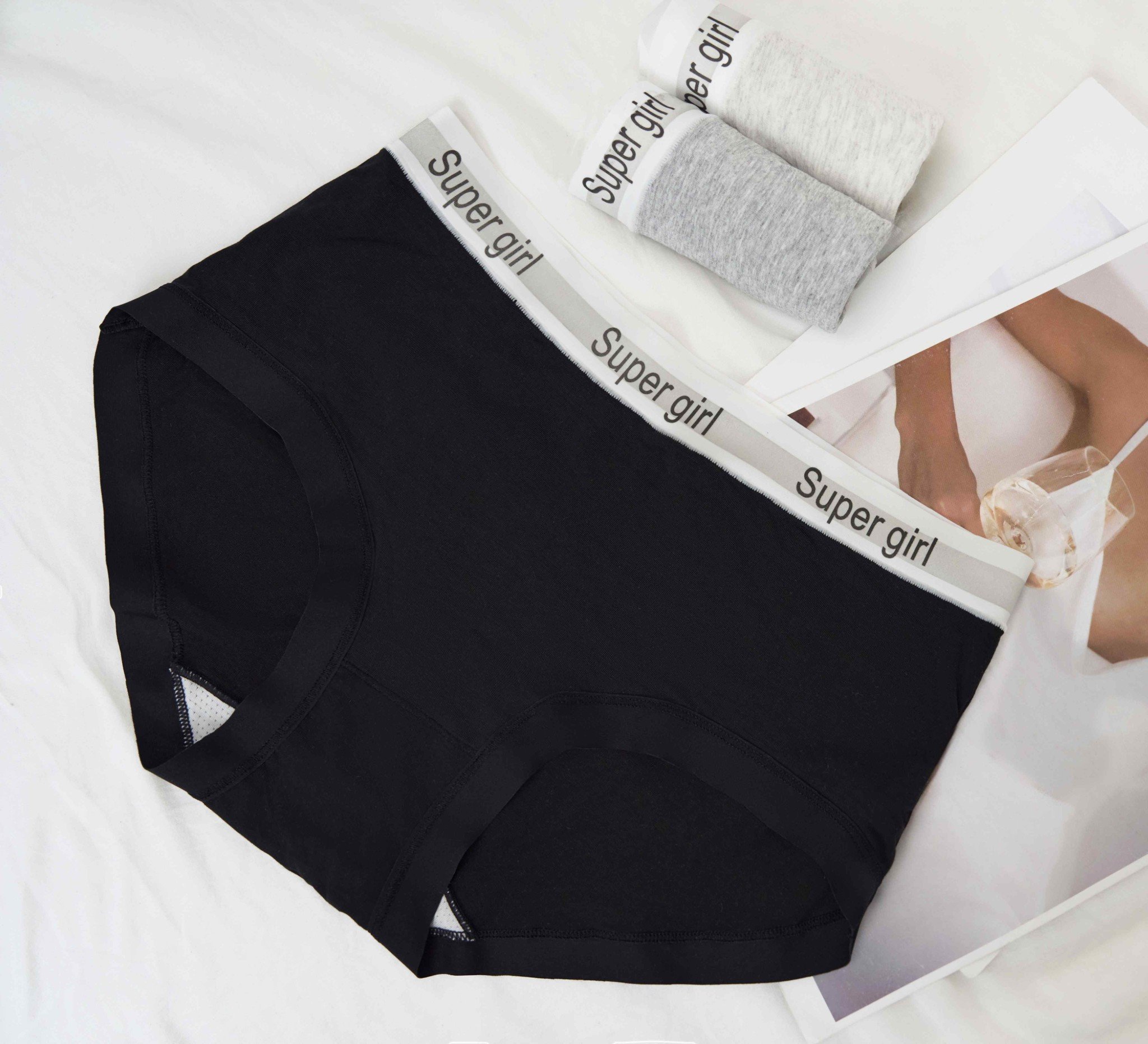 Quần lót cotton phối viền super girl