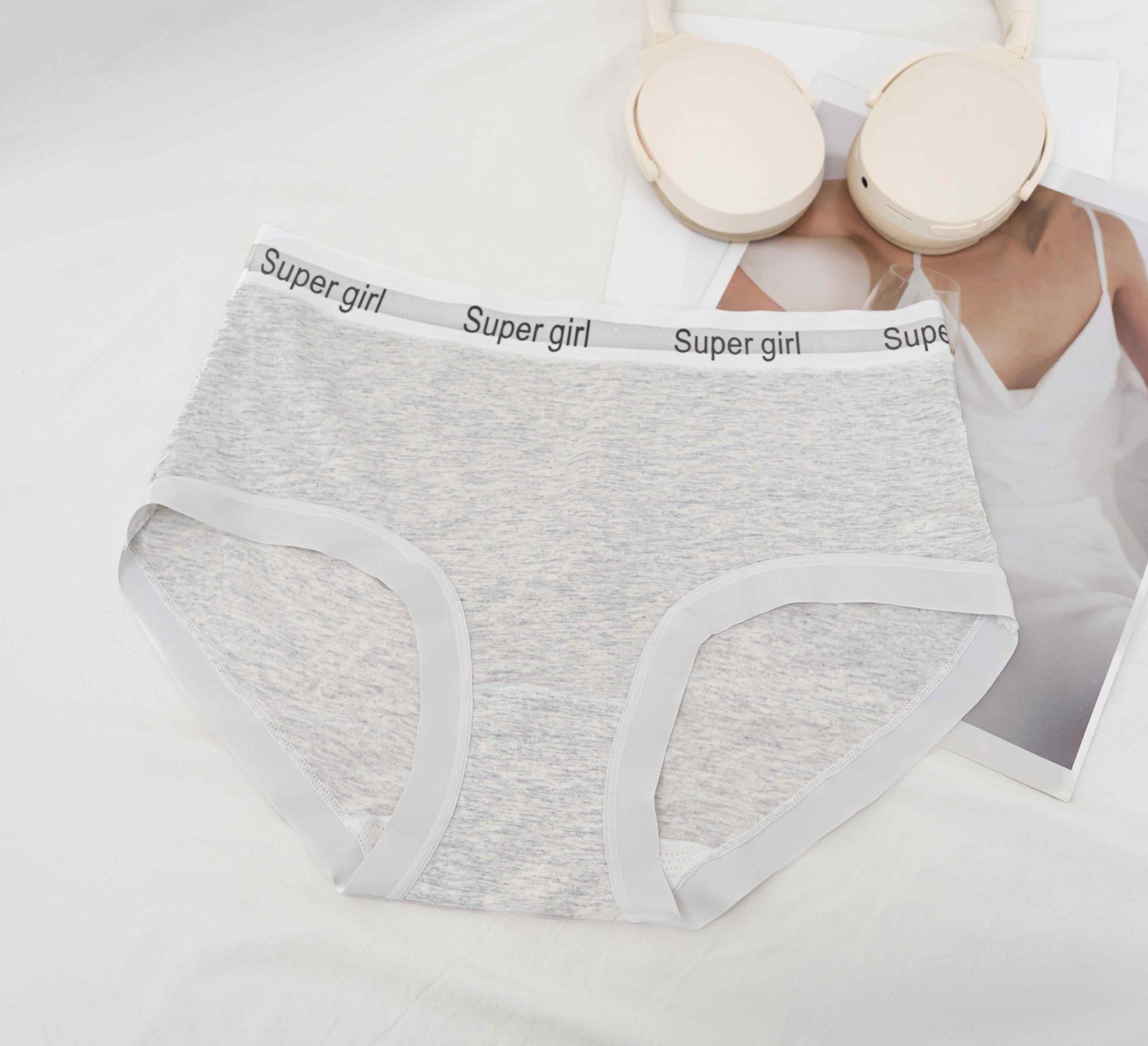Quần lót cotton phối viền super girl
