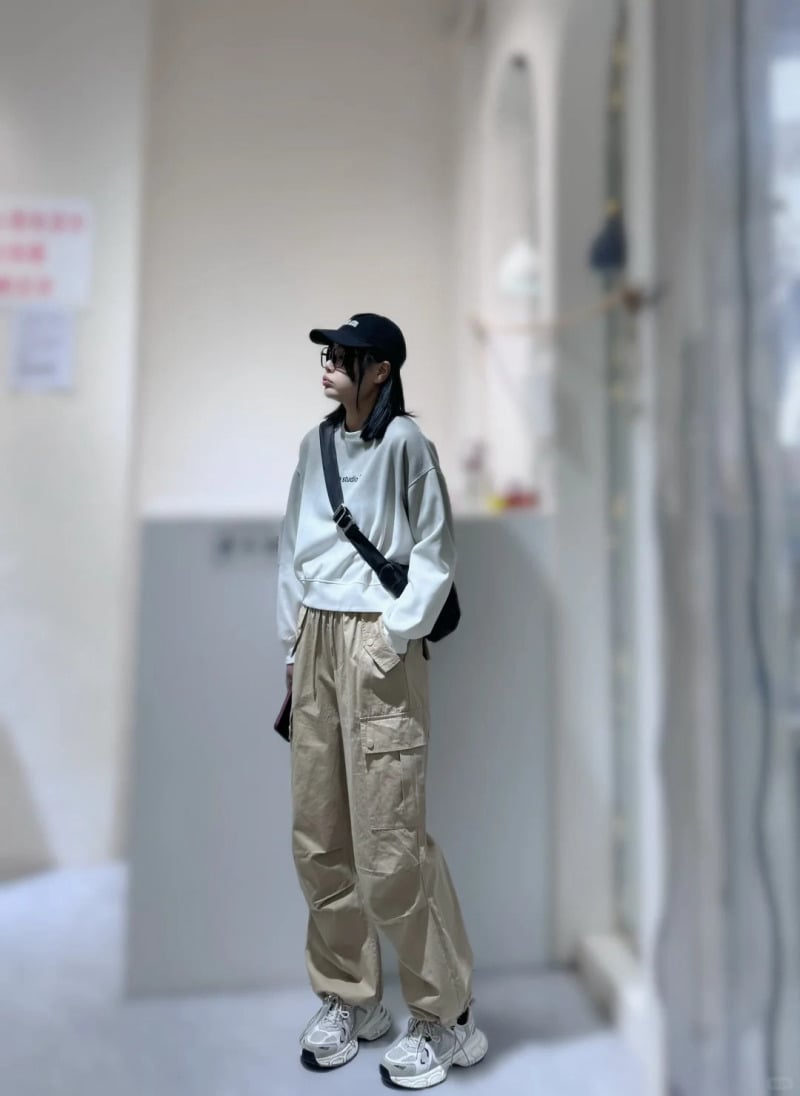 phối đồ với quần túi hộp nữ