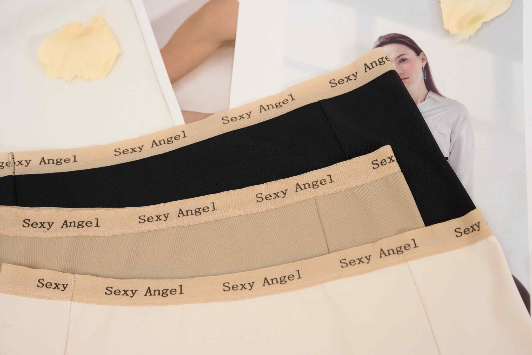 Quần lót nữ Cardina dòng Younger vải su lạnh thiết kế cạp Sexy Angel