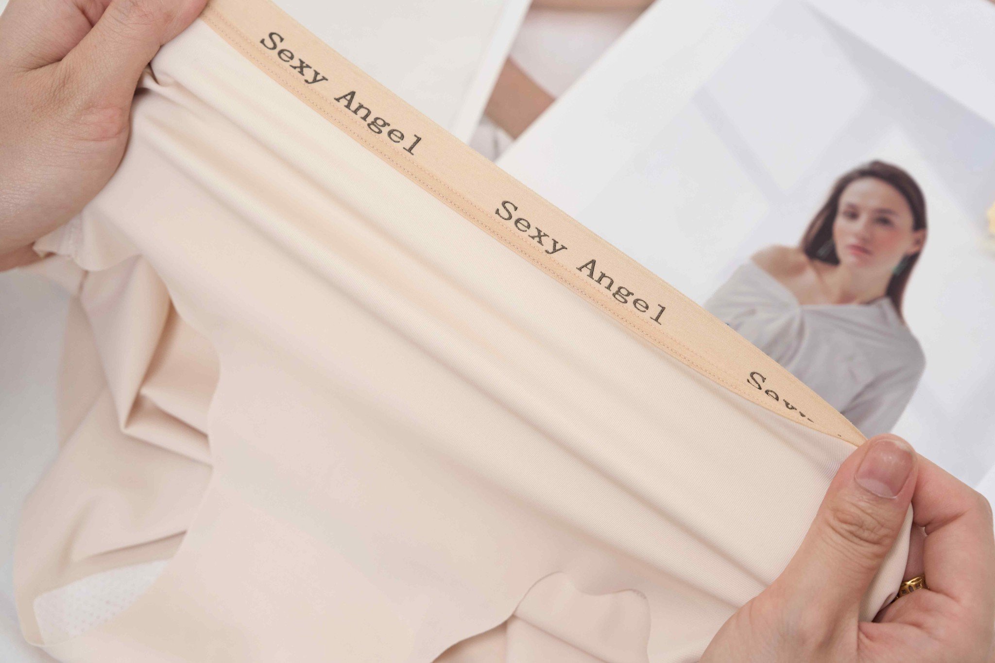 Quần lót nữ Cardina dòng Younger vải su lạnh thiết kế cạp Sexy Angel