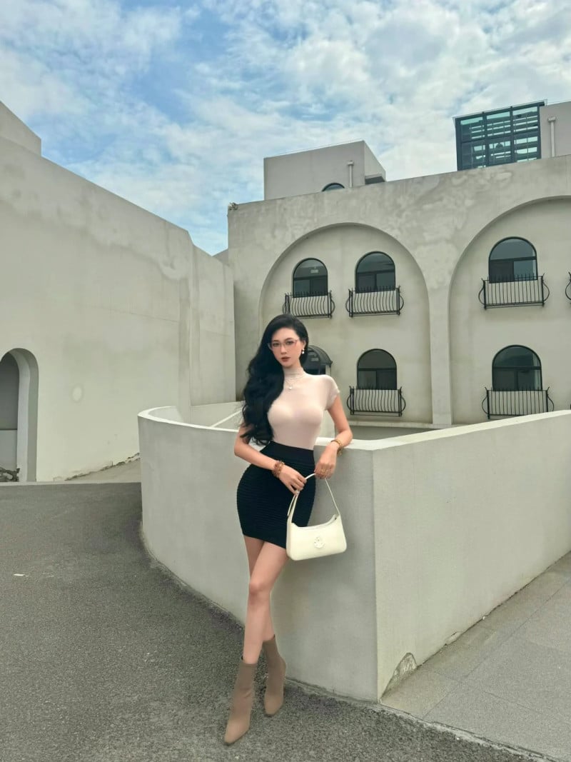 áo croptop mặc với quần gì