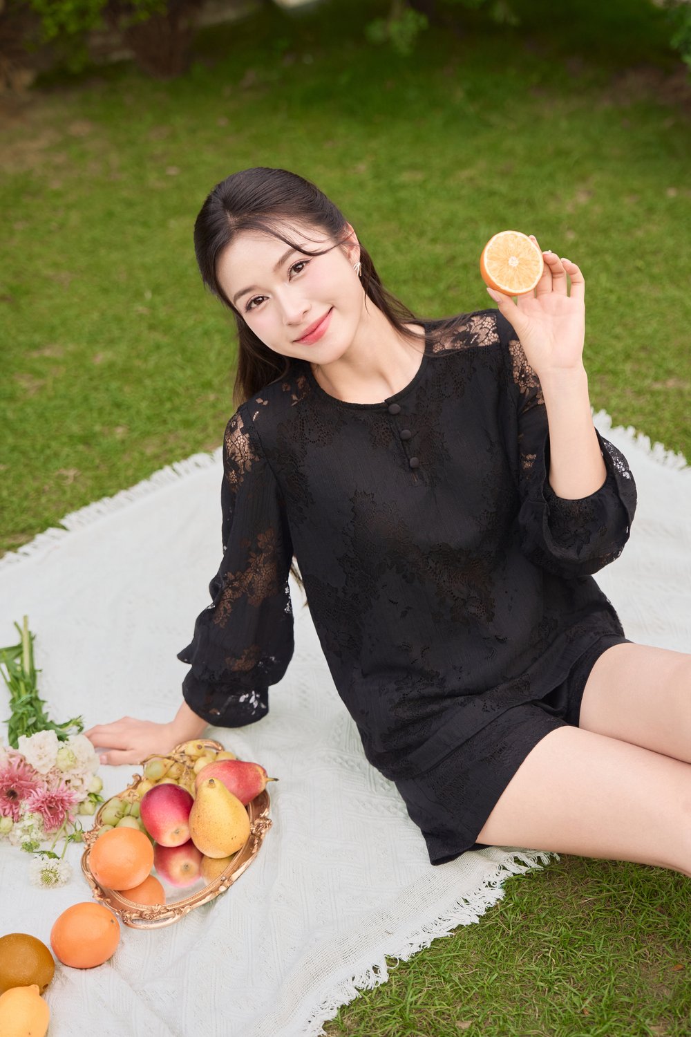 Áo ren thêu tay cách điệu