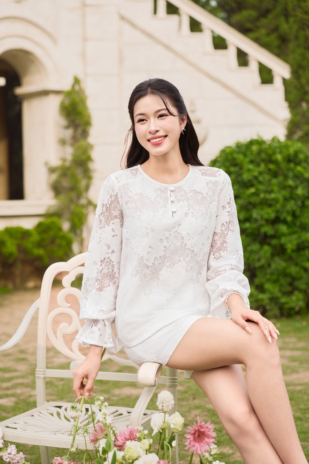 Áo ren thêu tay cách điệu